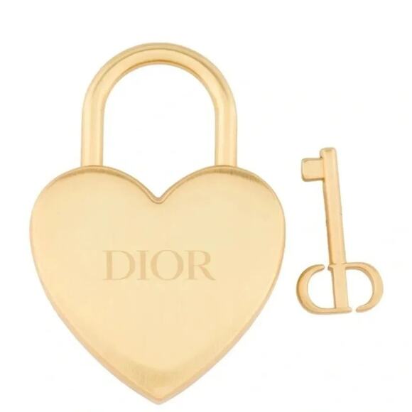 NIB Authentic Christian Dior heart Lock & Key Bag Charm Keychain Necklace - Picture 4 of 6